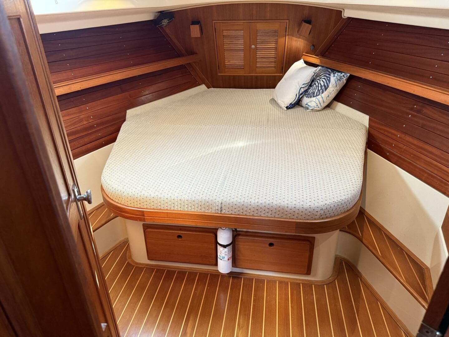 1999 Island Packet 380