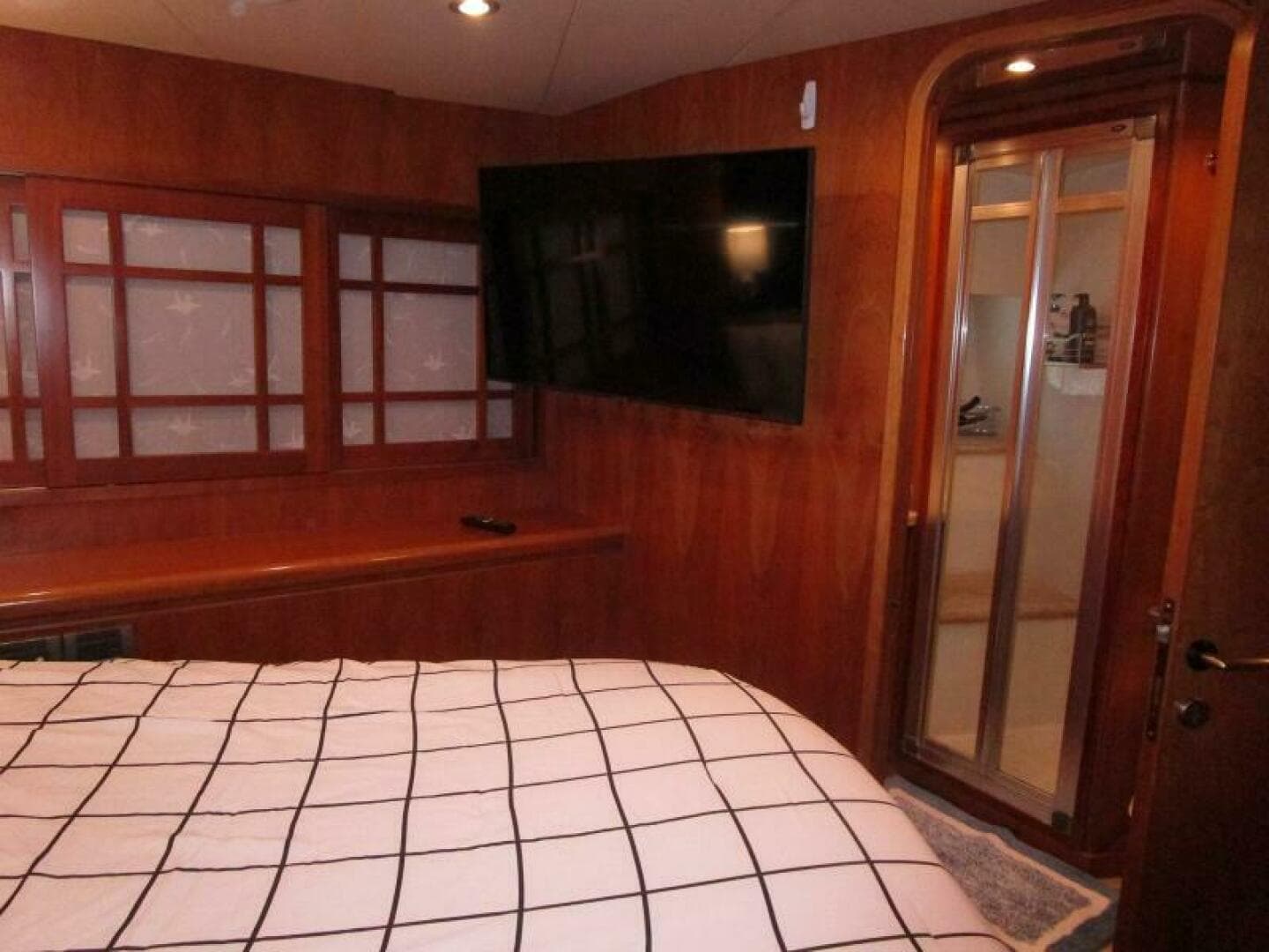 Captain's Cabin