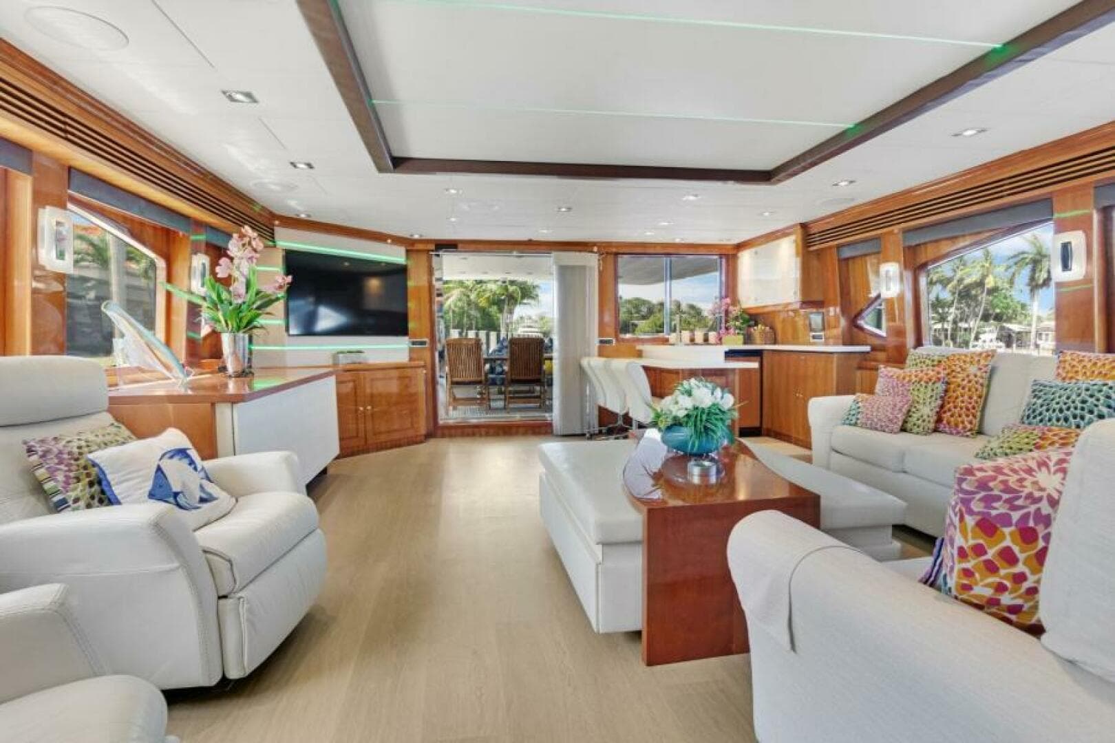 Salon Looking Aft  