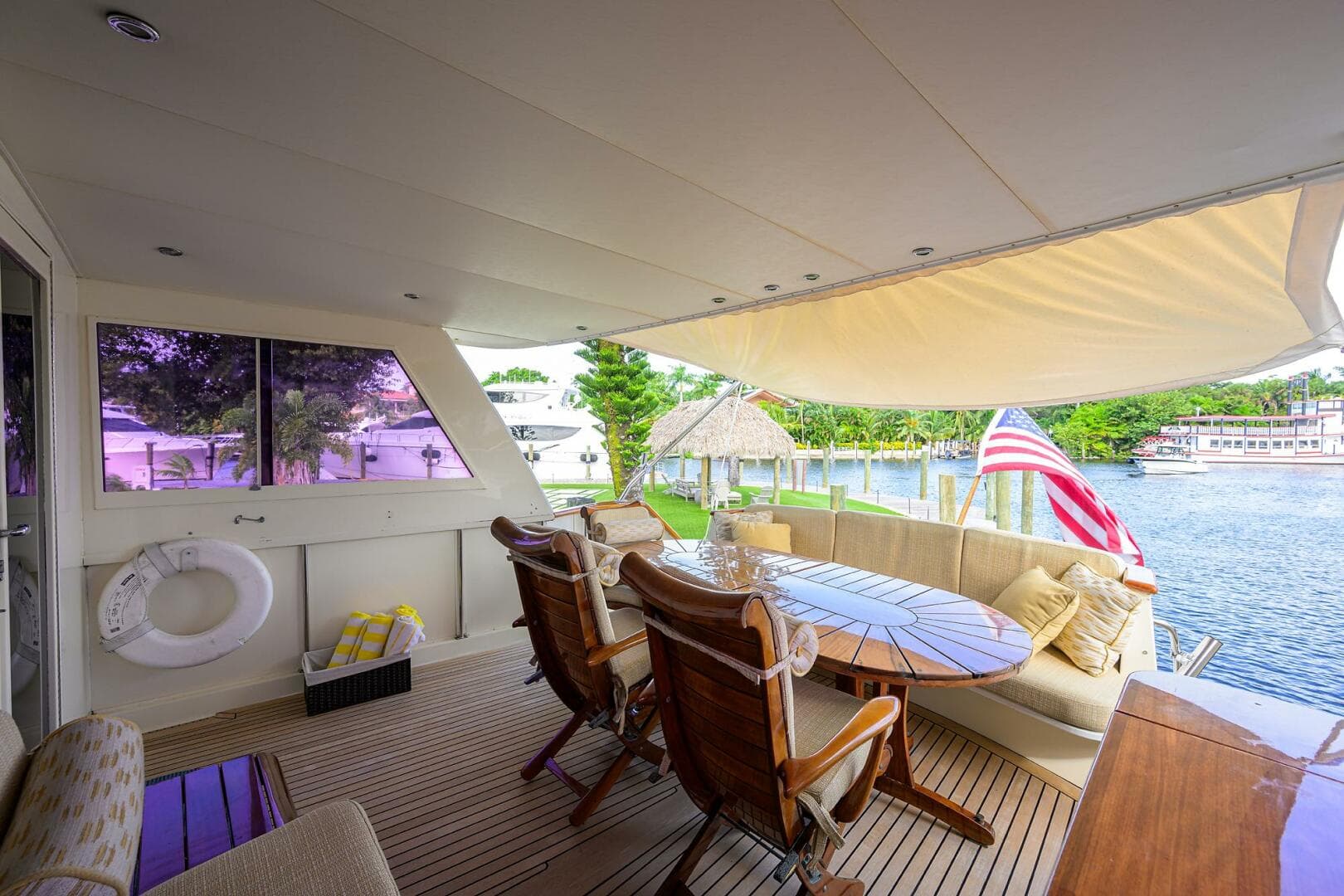 1991 Hatteras 78 Cockpit Motor Yacht