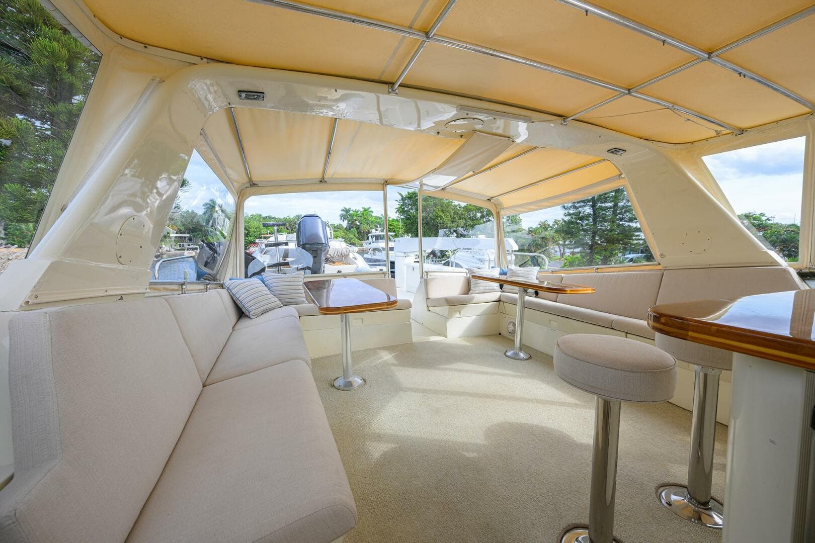 1991 Hatteras 78 Cockpit Motor Yacht