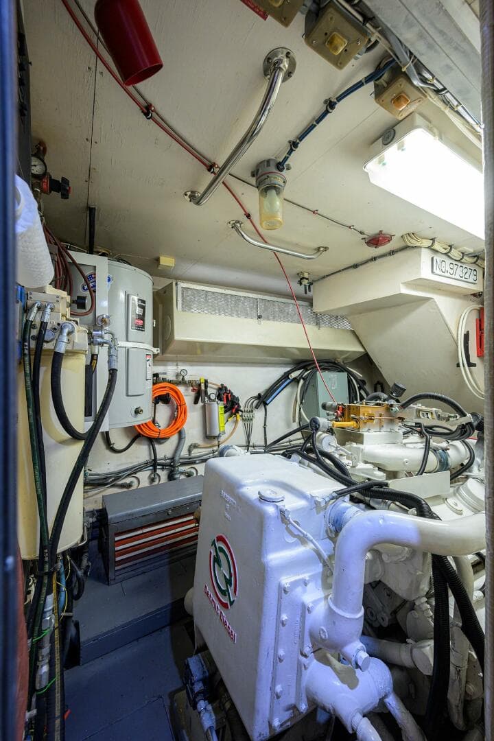 1991 Hatteras 78 Cockpit Motor Yacht