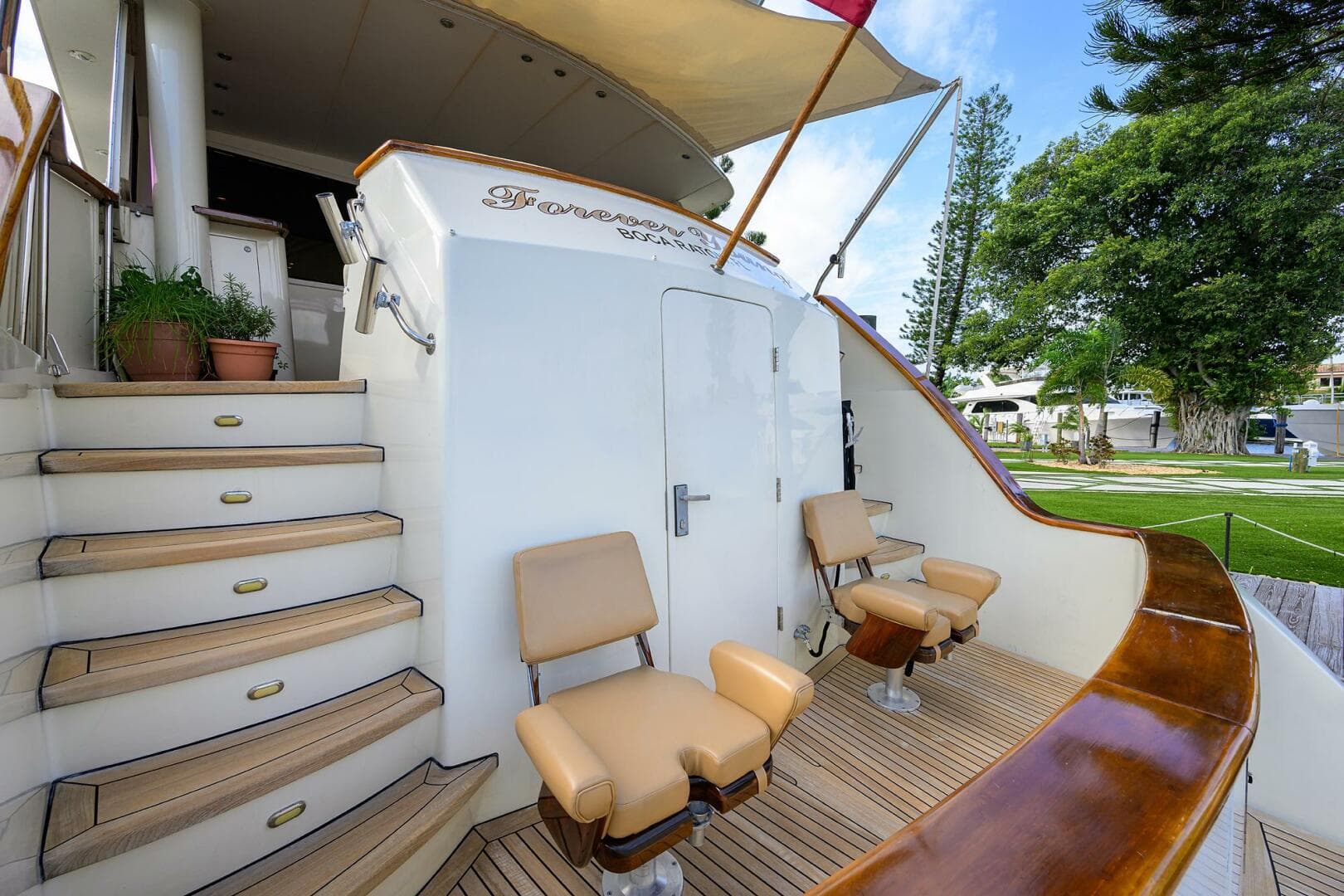 1991 Hatteras 78 Cockpit Motor Yacht