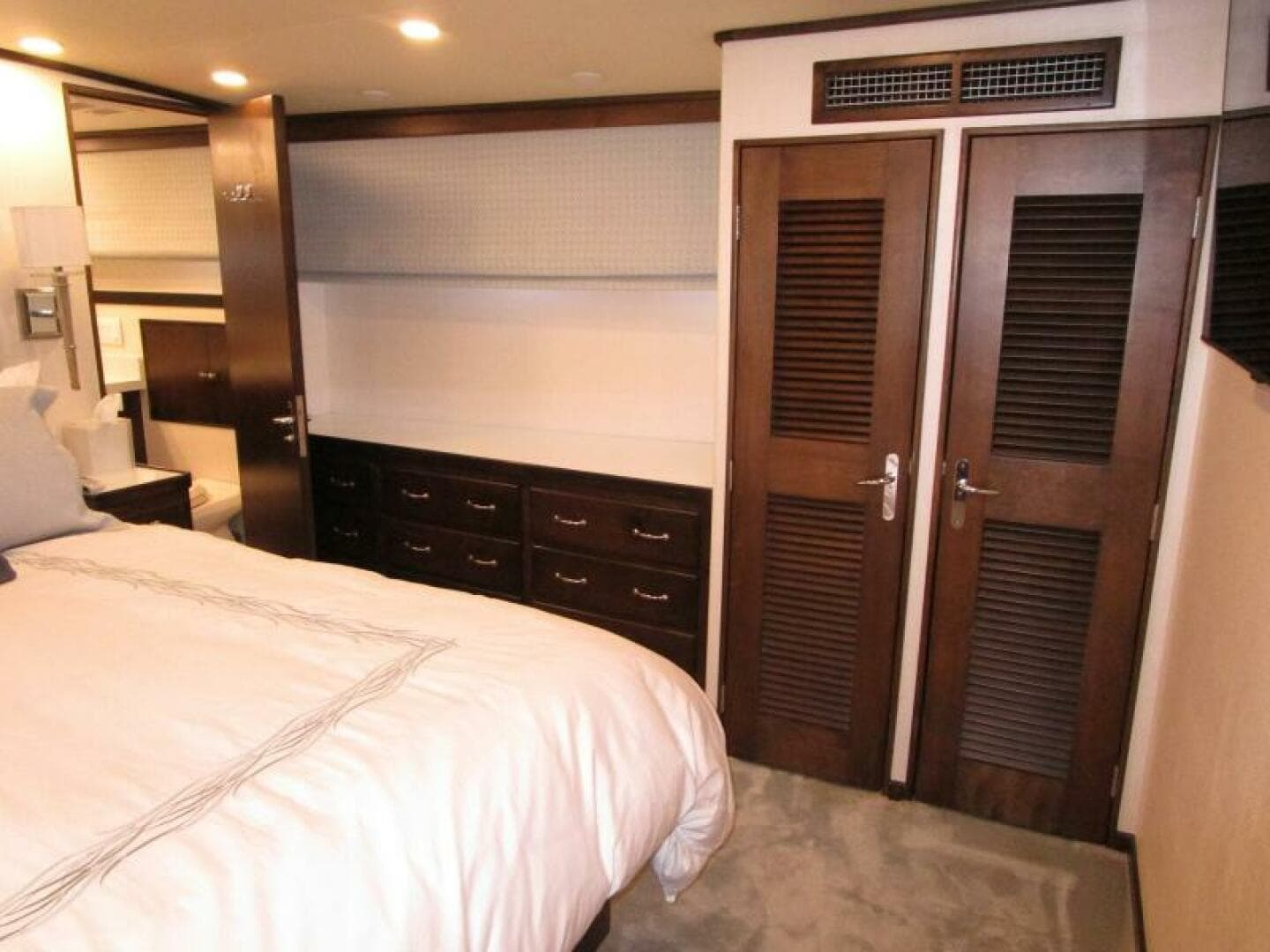 Master Looking to Port 