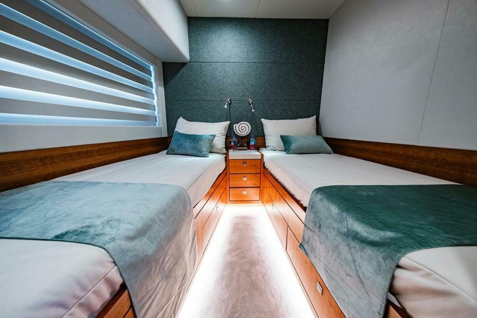 Port Guest Cabin Looking Fwd
