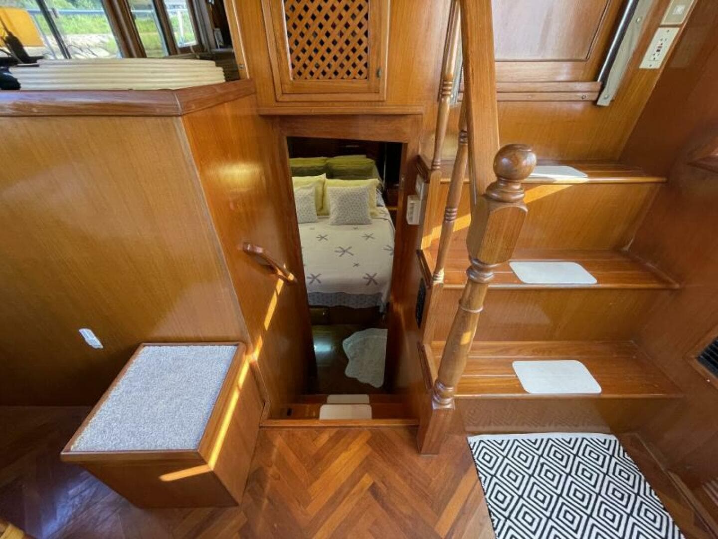 1987 Heritage East 40 Sundeck