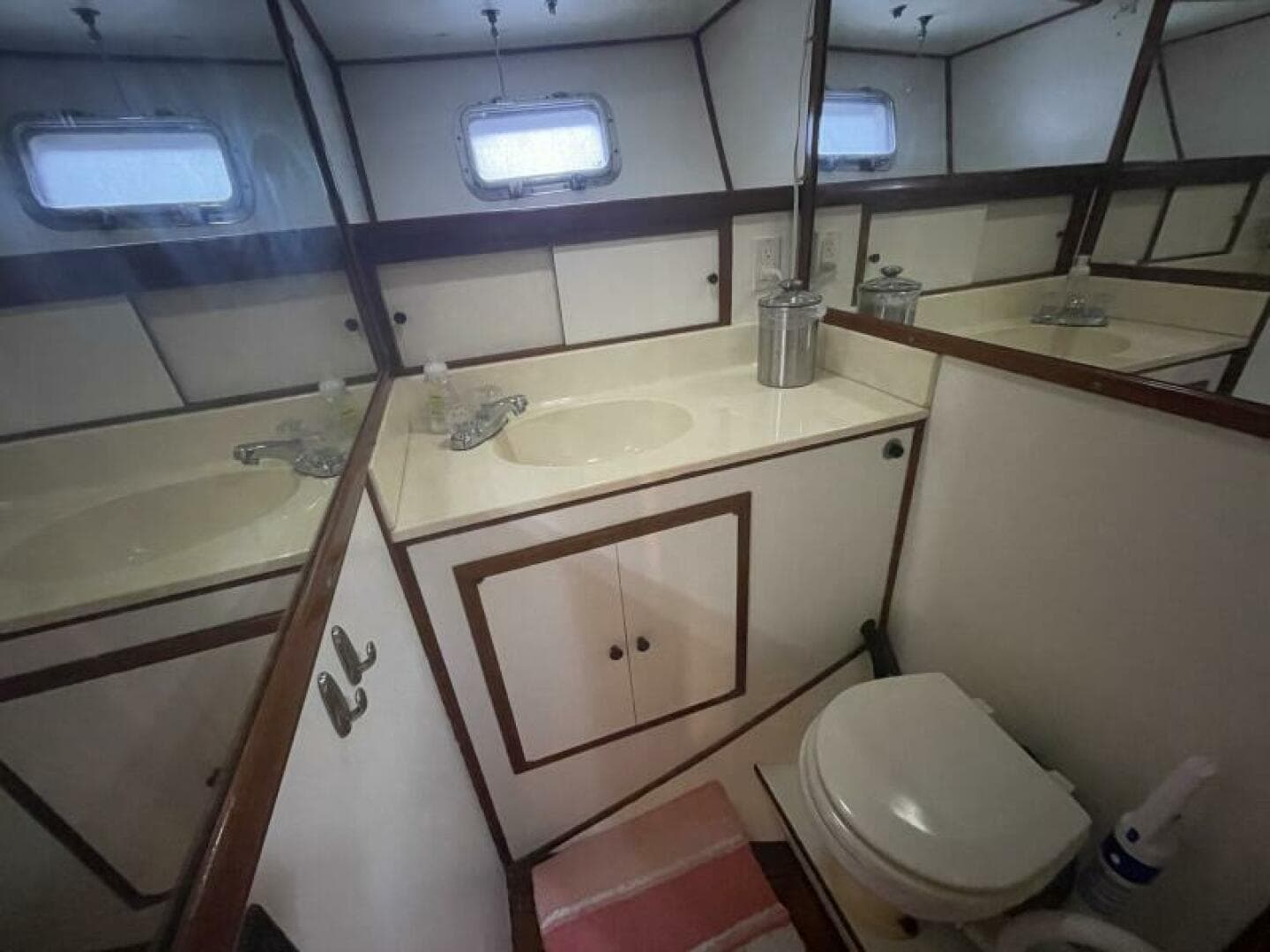 1987 Heritage East 40 Sundeck
