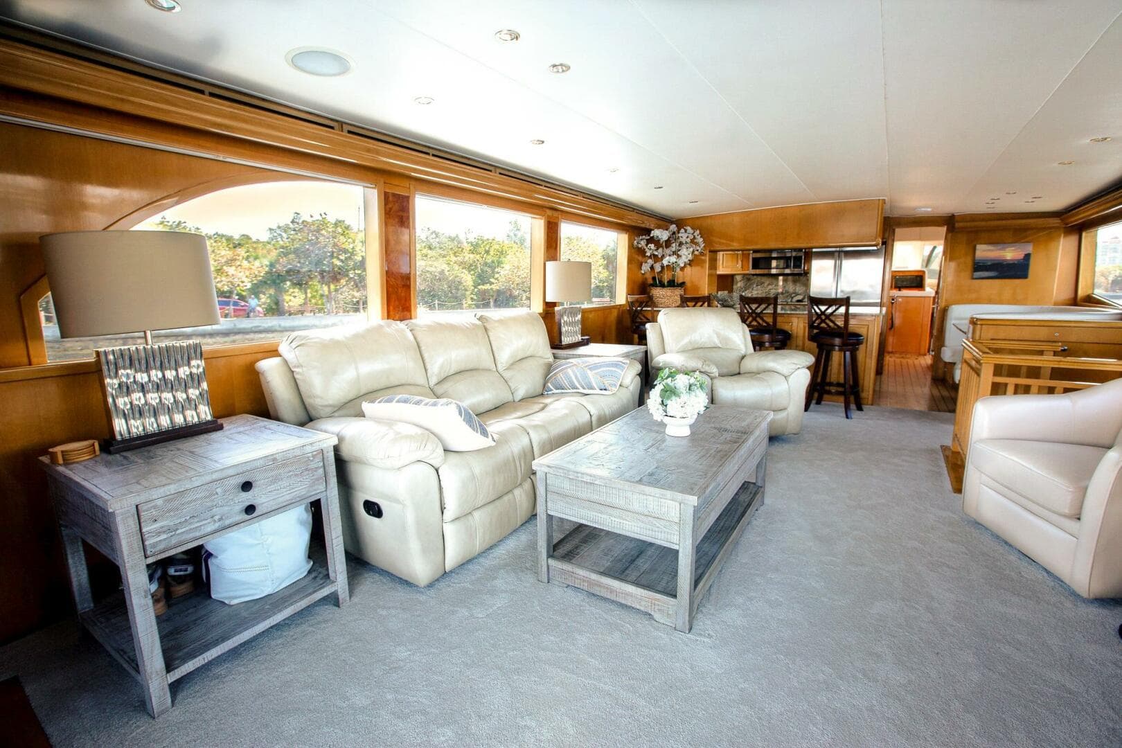 KRISTIN LEE 75’ - Main Deck Salin