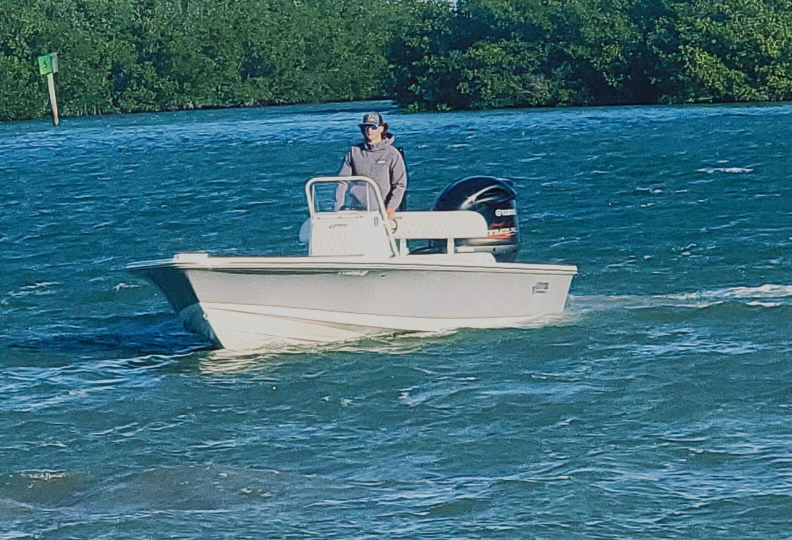 2021 Hewes Redfisher 21