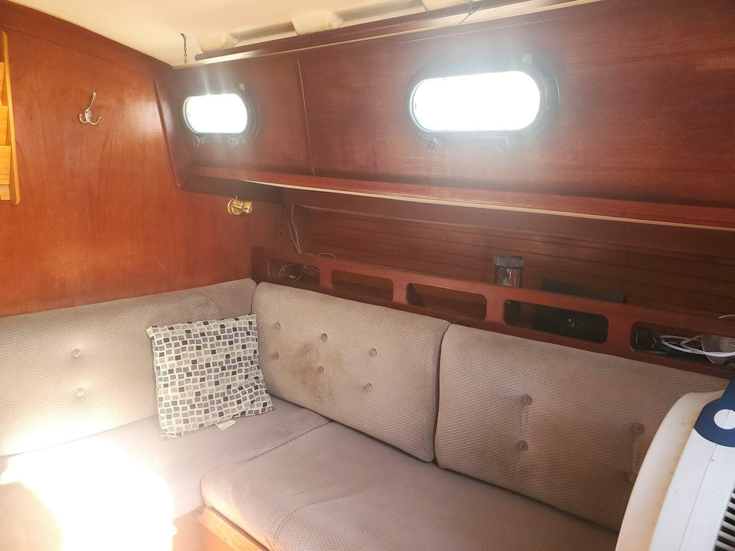 1987 Cape Dory 330