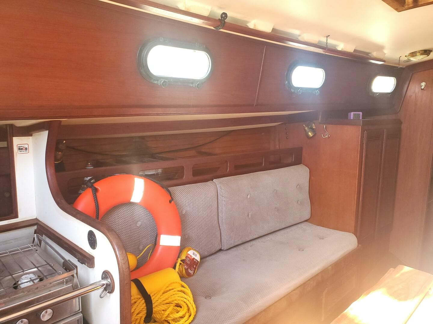 1987 Cape Dory 330