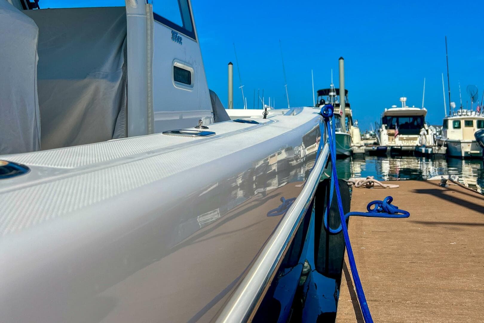 2017 Everglades 355 CC