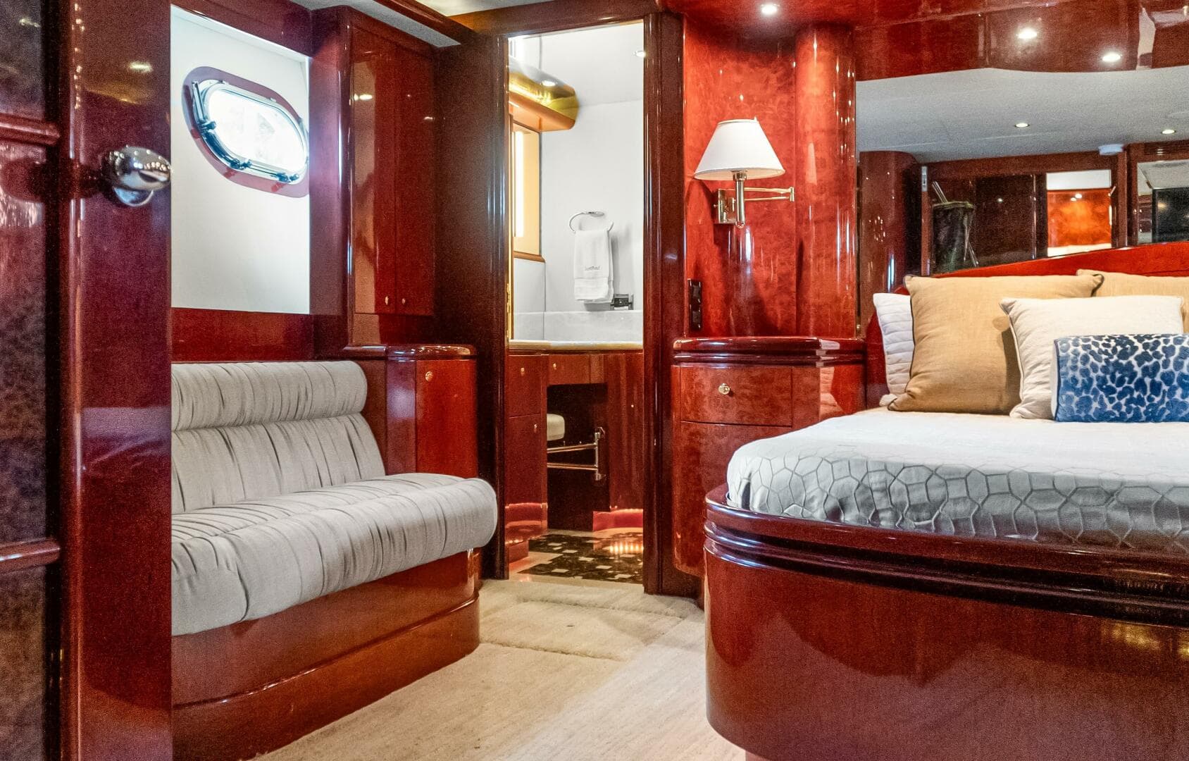 2005 Ocean Alexander 