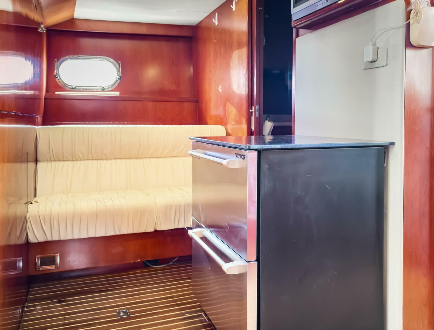 2005 Ocean Alexander 