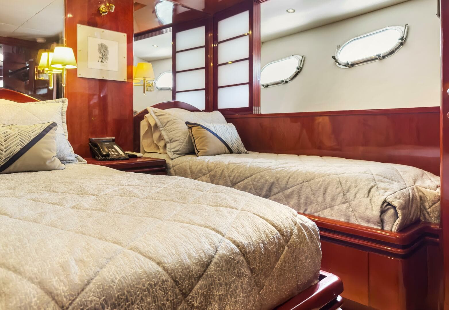 2005 Ocean Alexander 