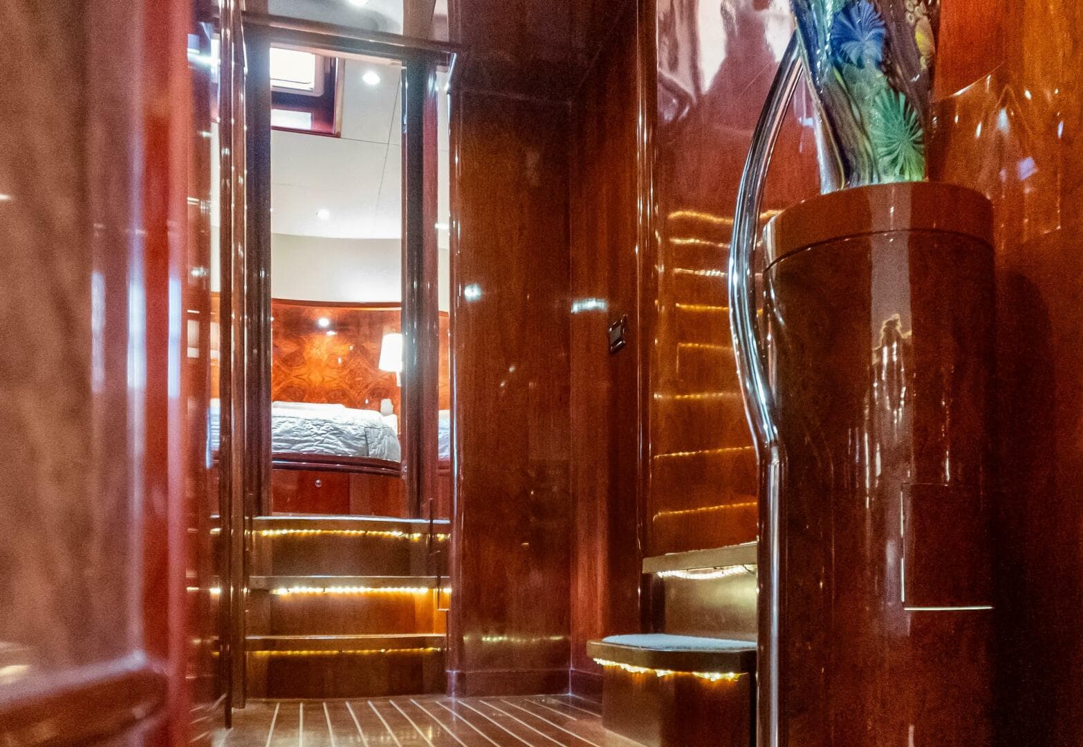 2005 Ocean Alexander 