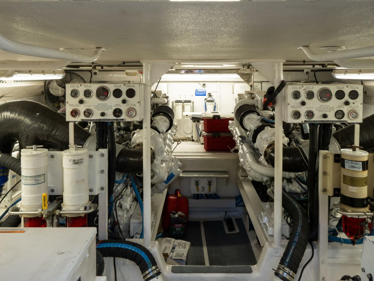 1998 Viking 58 Convertible