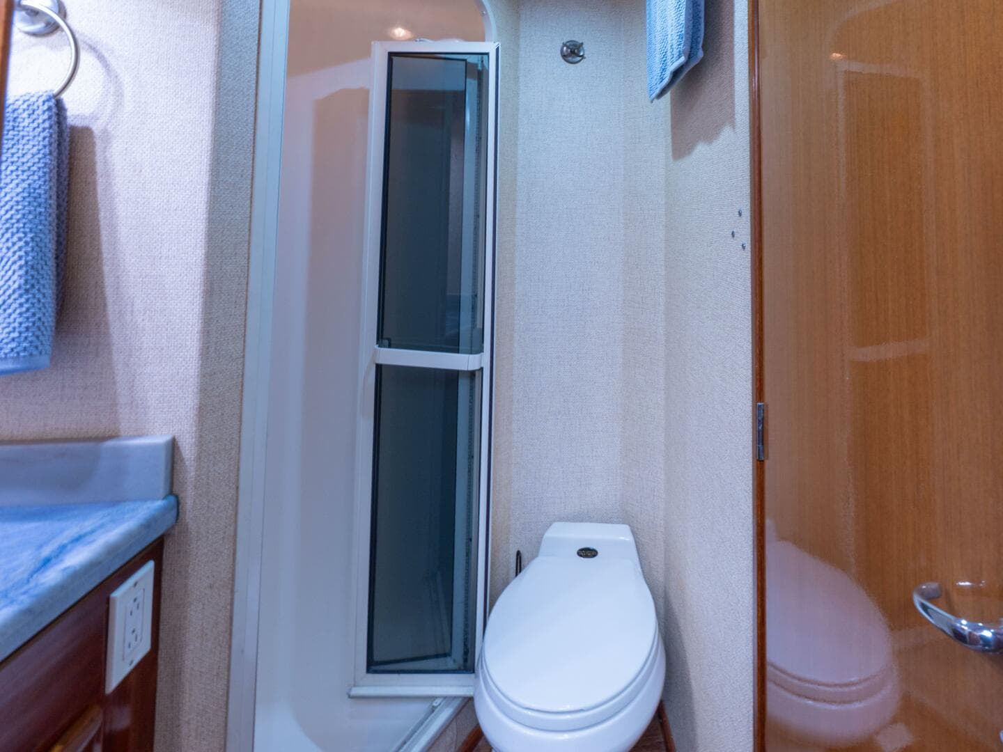 1998 Viking 58 Convertible