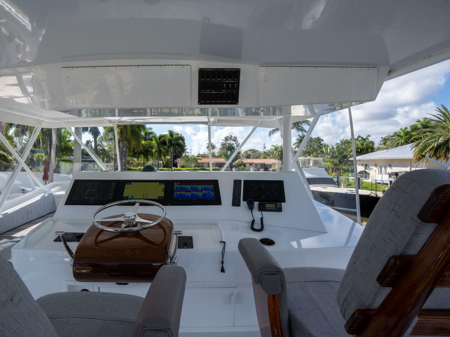 1998 Viking 58 Convertible