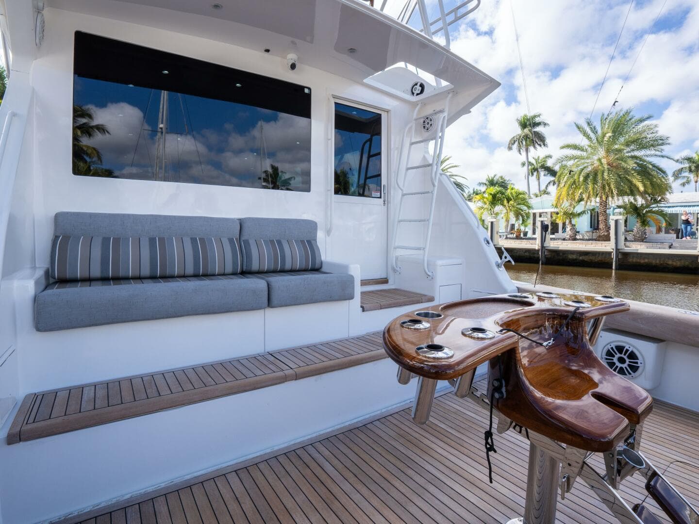 1998 Viking 58 Convertible