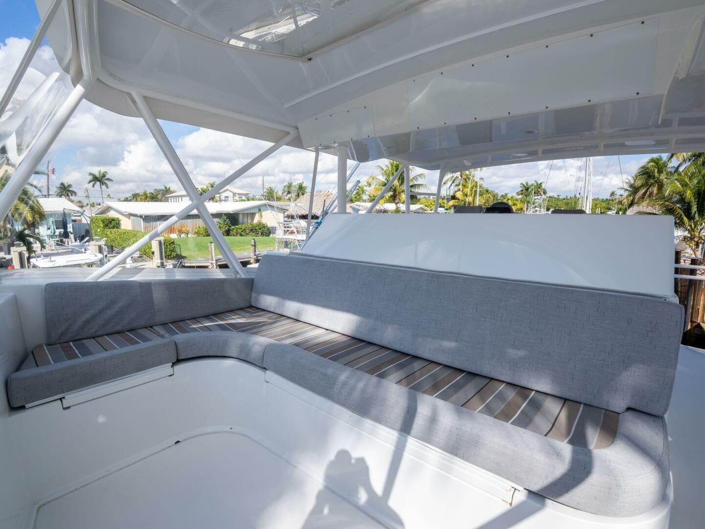 1998 Viking 58 Convertible