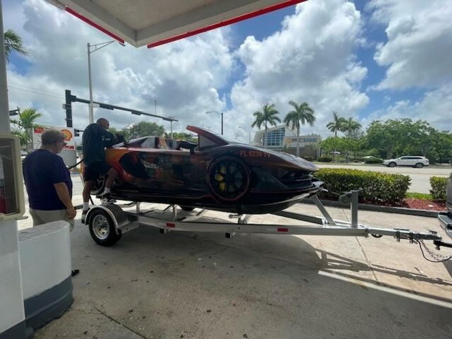 2024 Watersports Car L Series