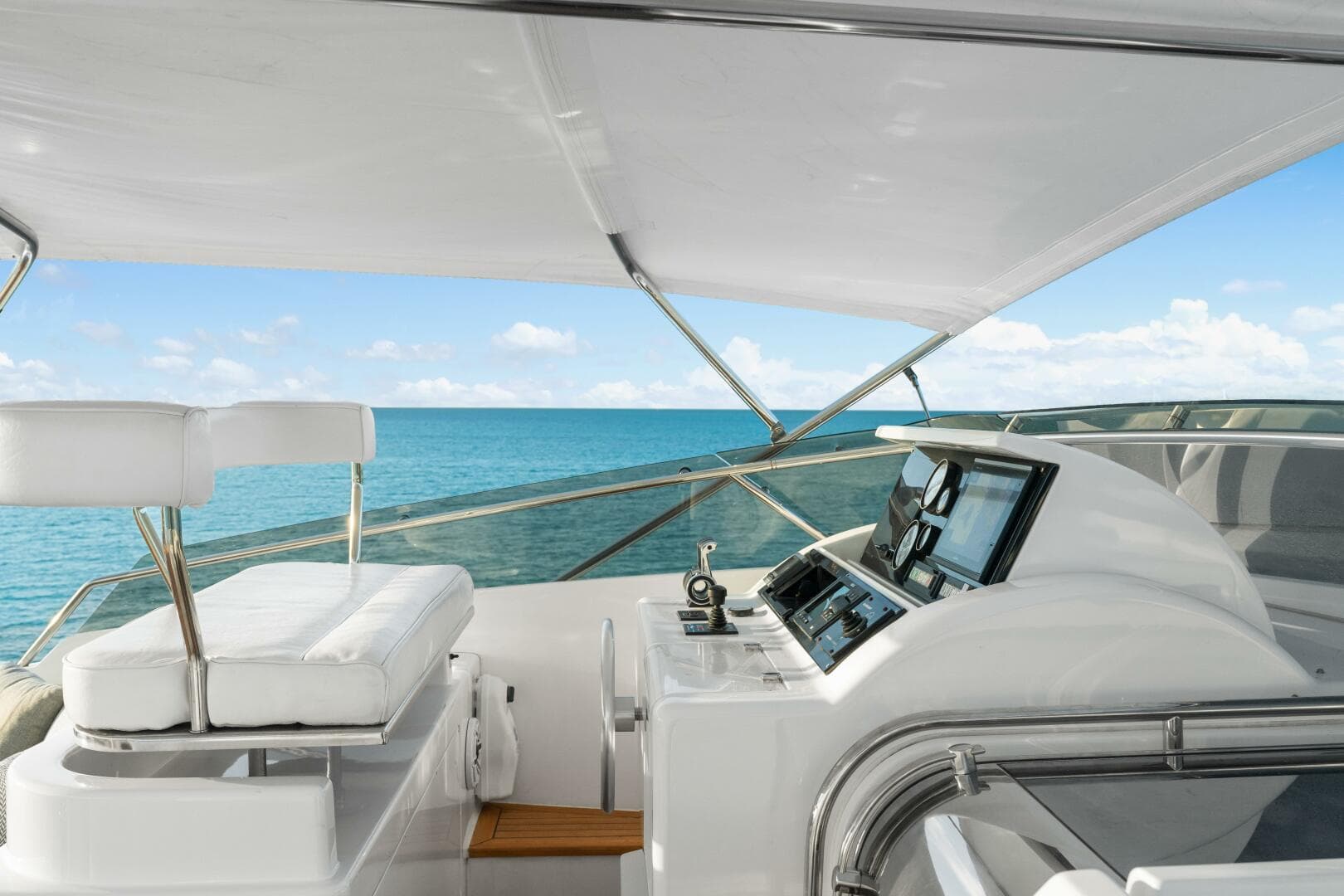 2004 Ferretti Yachts 