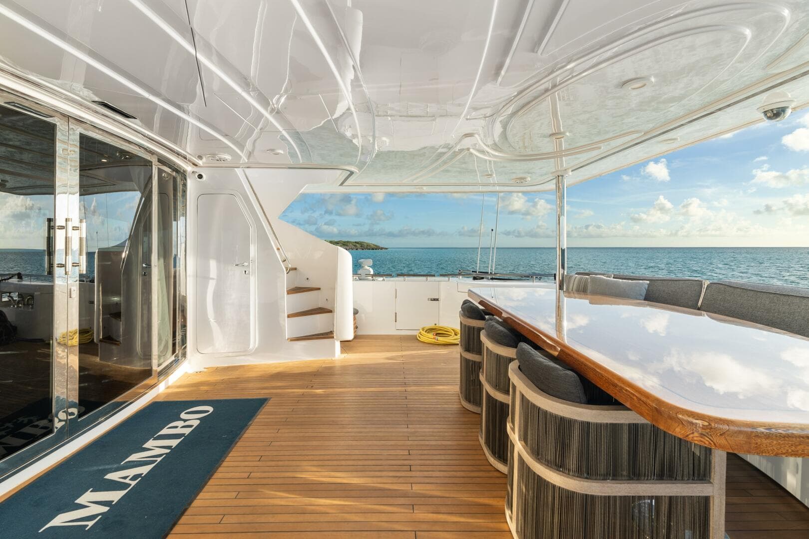 2004 Ferretti Yachts 