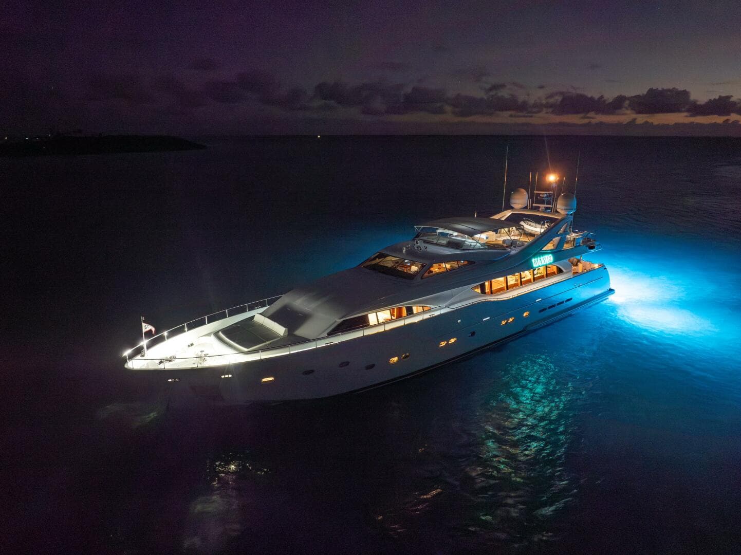 2004 Ferretti Yachts 