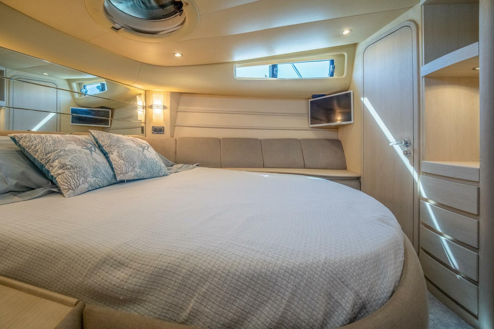 2001 Azimut 46