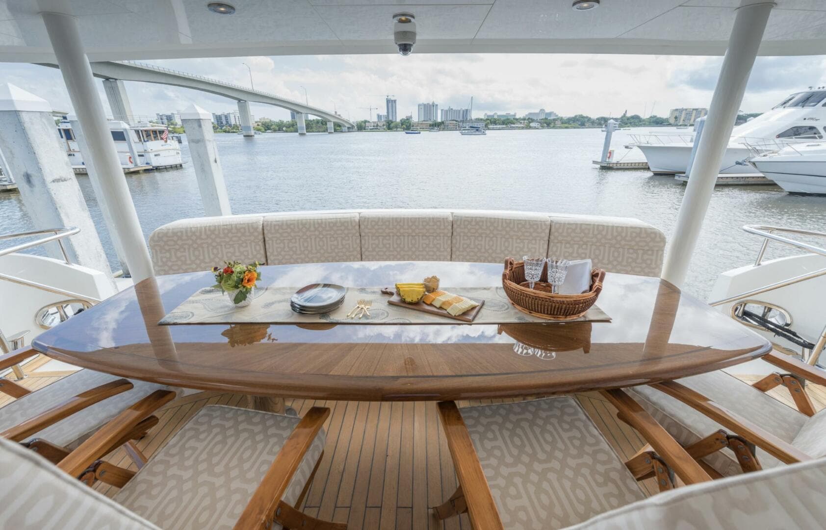 Cheoy Lee 95 FOOTLOOSE - Main Deck Aft