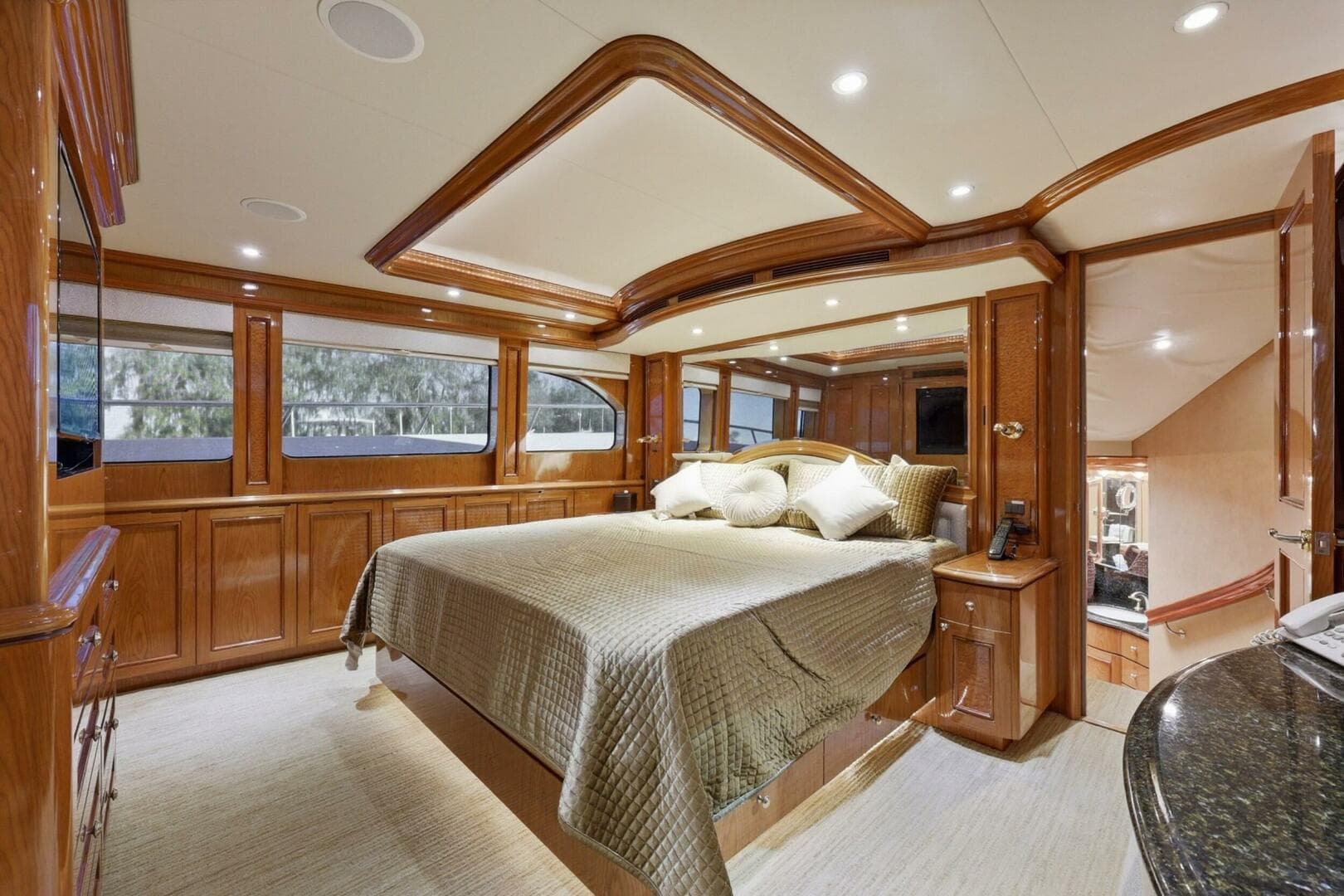 Cheoy Lee 95 FOOTLOOSE - Master Stateroom