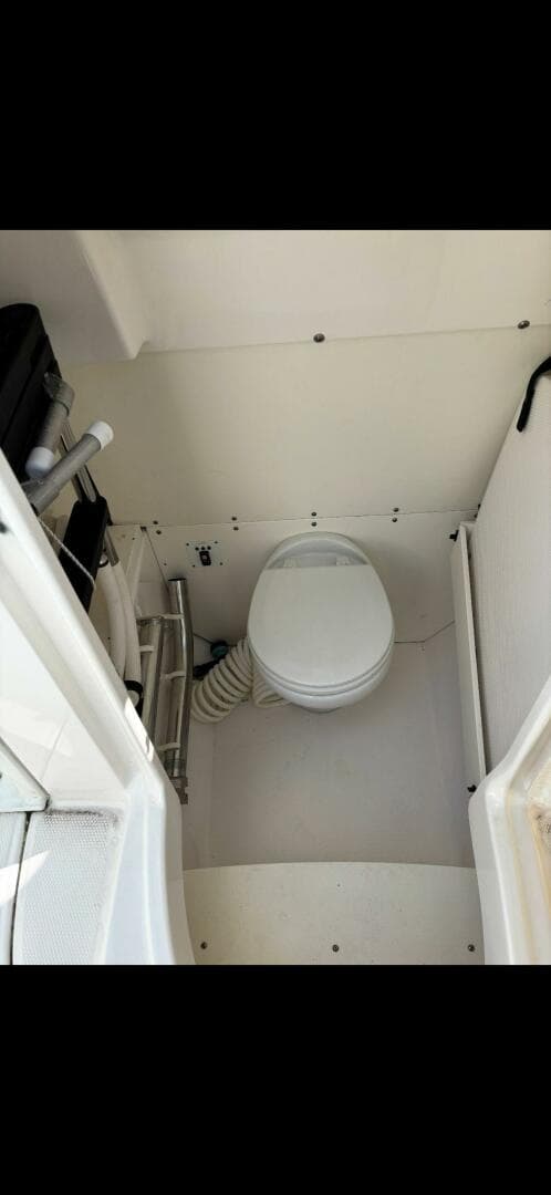 2020 Robalo R272 Center Console