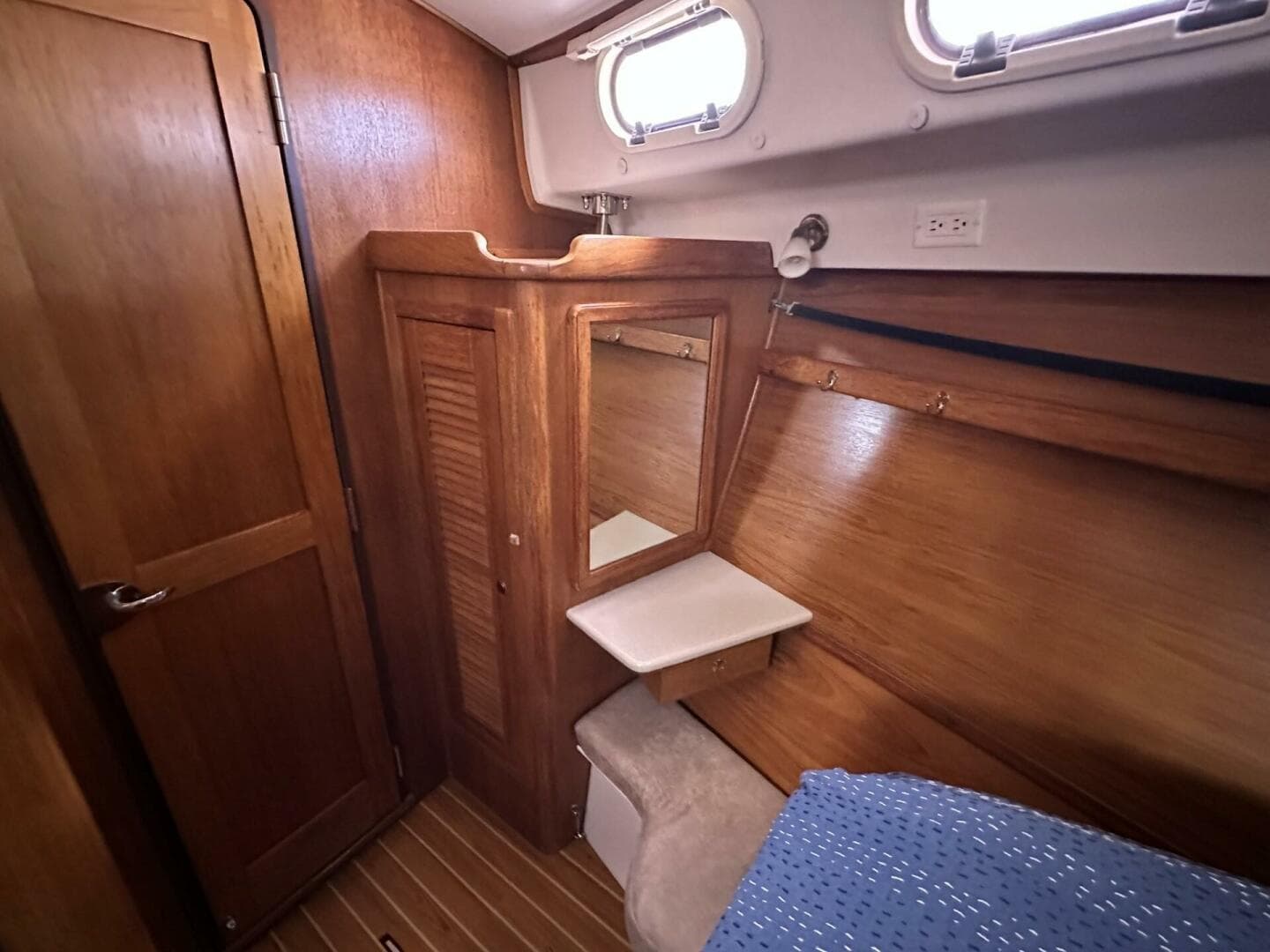 2005 Catalina Morgan 440