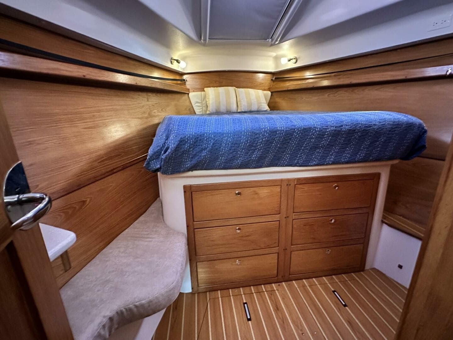 2005 Catalina Morgan 440