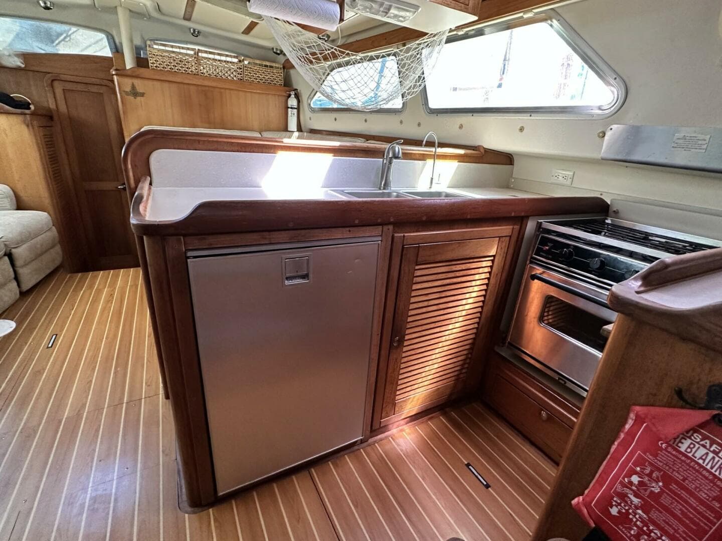 2005 Catalina Morgan 440
