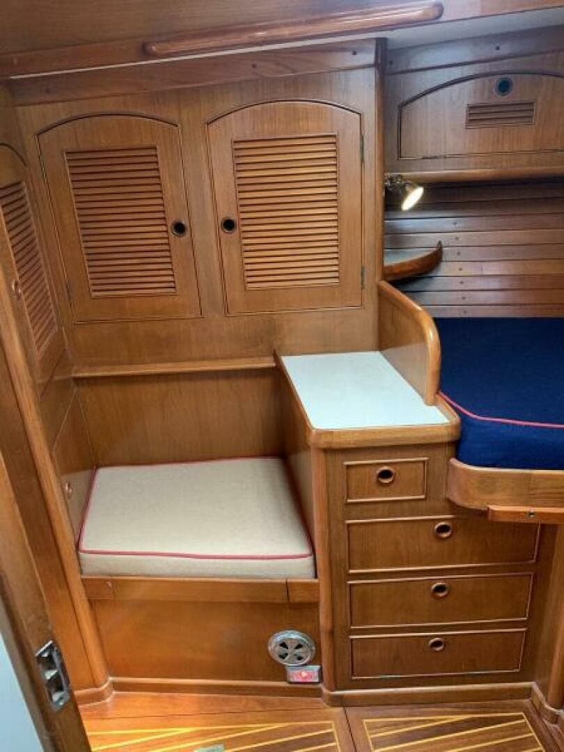 Forward Cabin Port