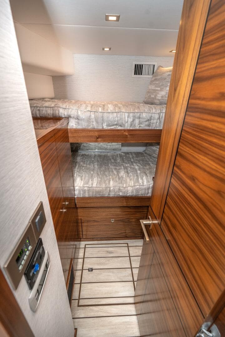 2025 Viking 90C "Zatara" 