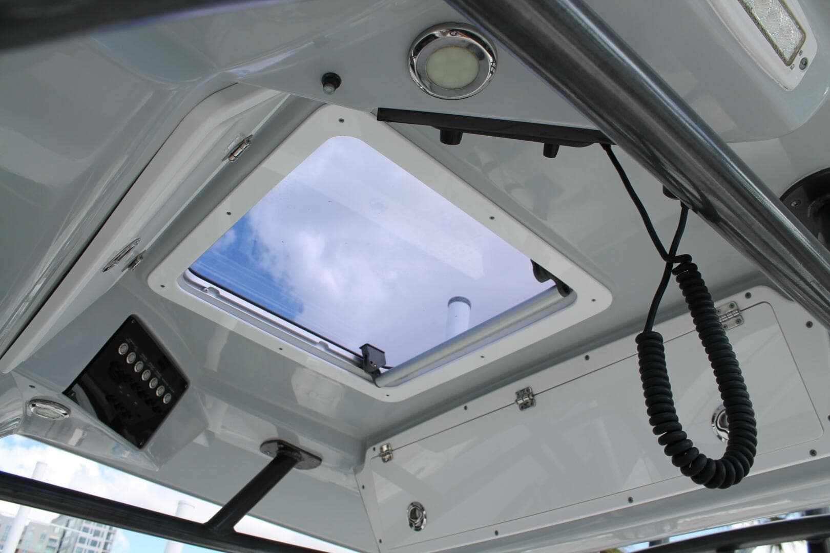 2018 Sea Fox 328 Commander