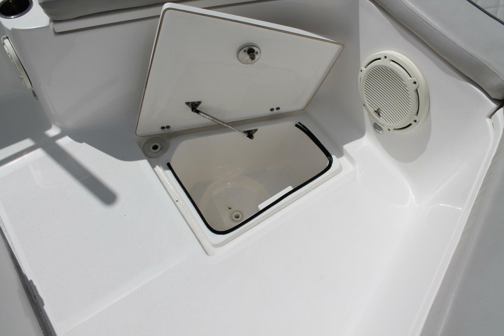 2018 Sea Fox 328 Commander