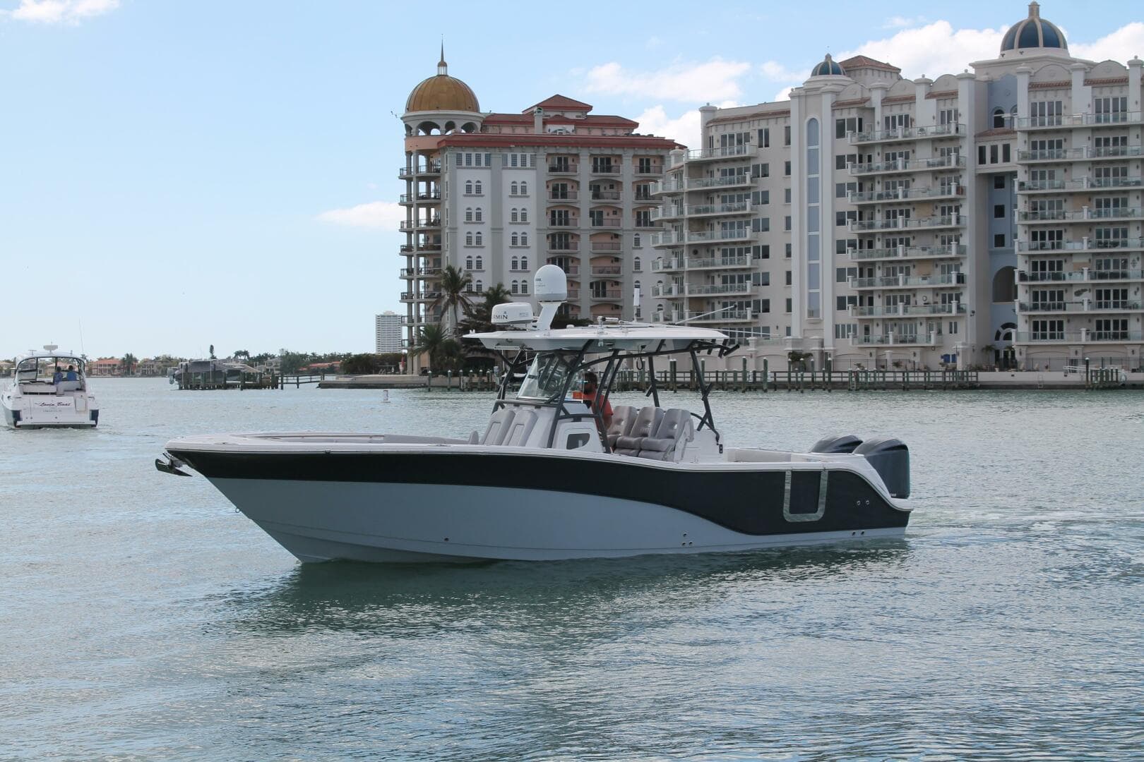 2018 Sea Fox 328 Commander