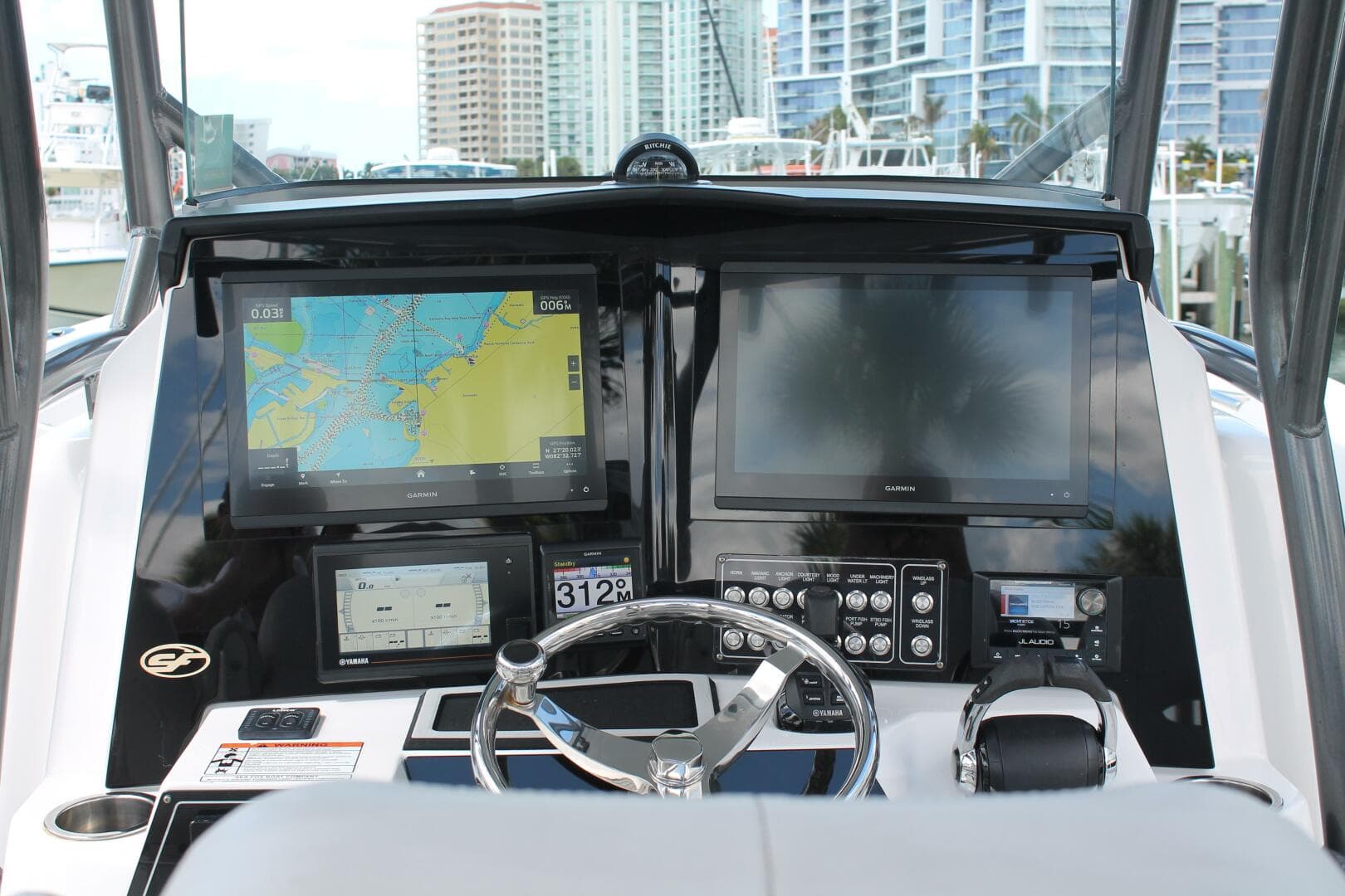 2018 Sea Fox 328 Commander