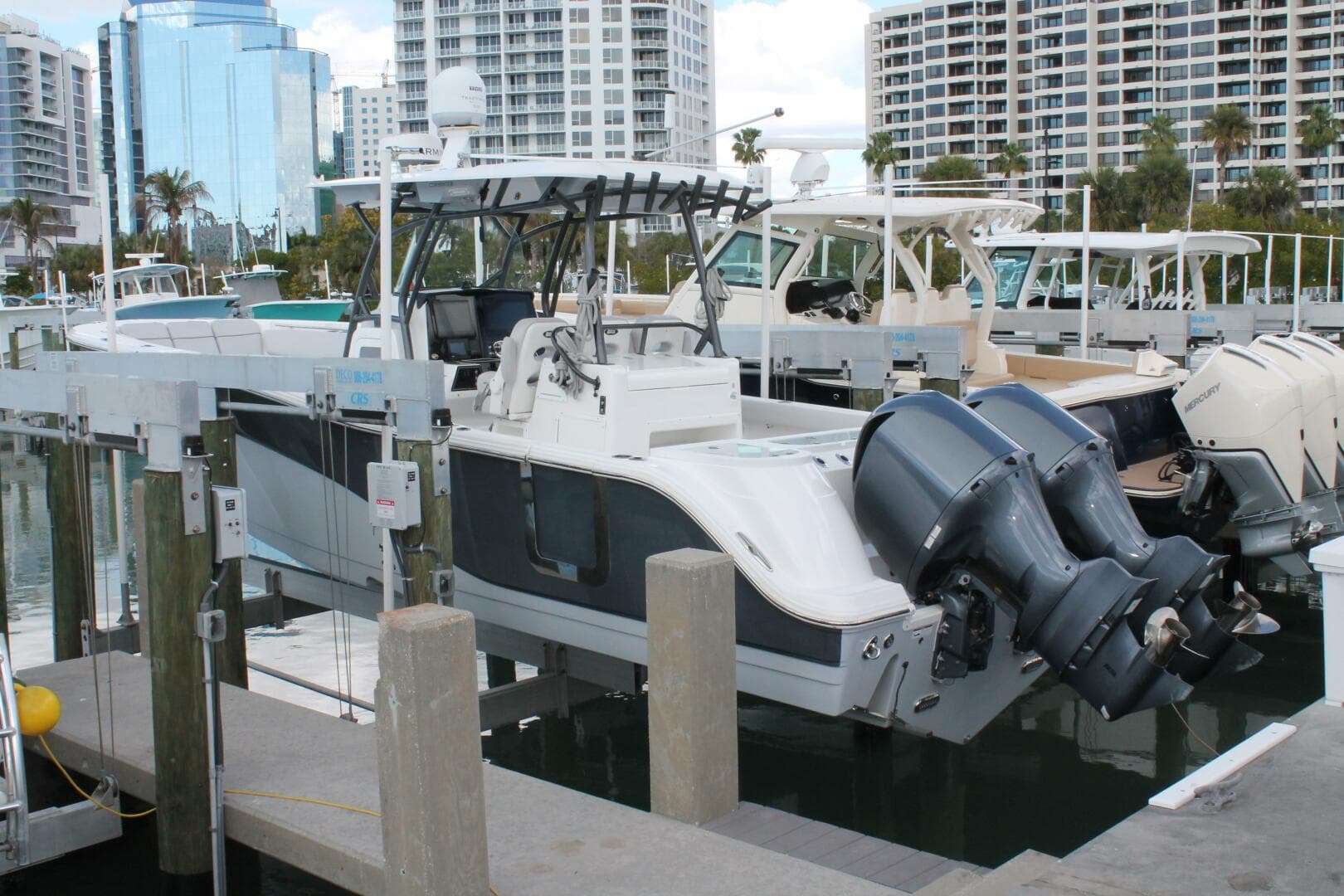 2018 Sea Fox 328 Commander