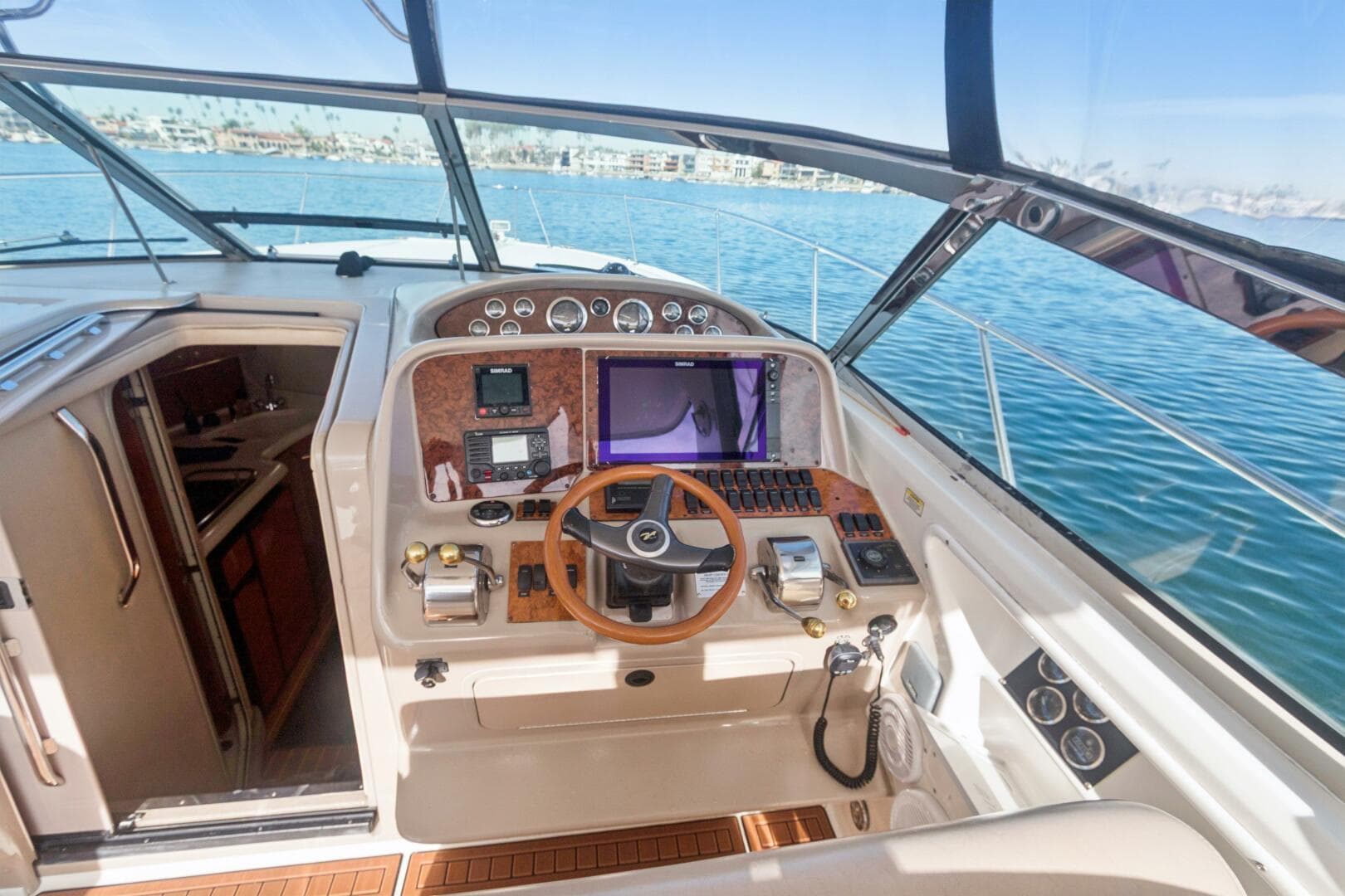 2000 Sea Ray 370 Express Cruiser