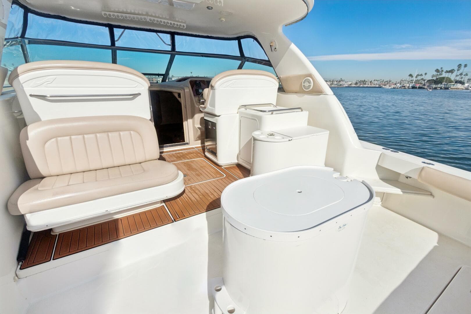 2000 Sea Ray 370 Express Cruiser