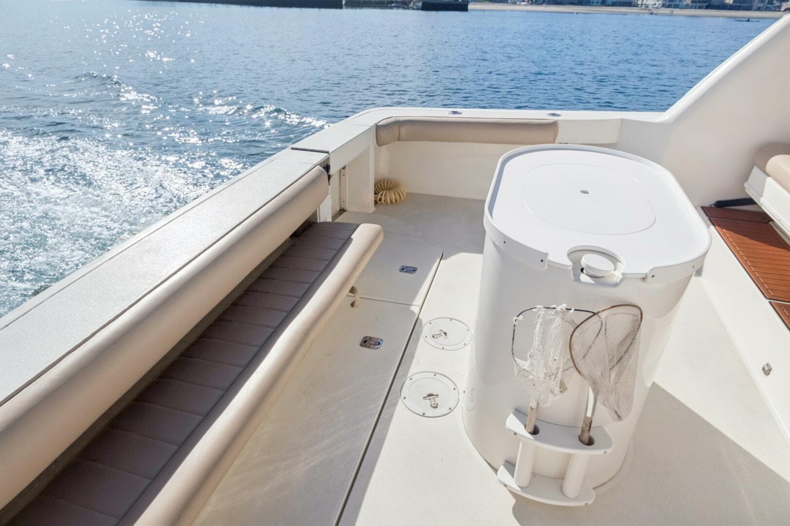 2000 Sea Ray 370 Express Cruiser