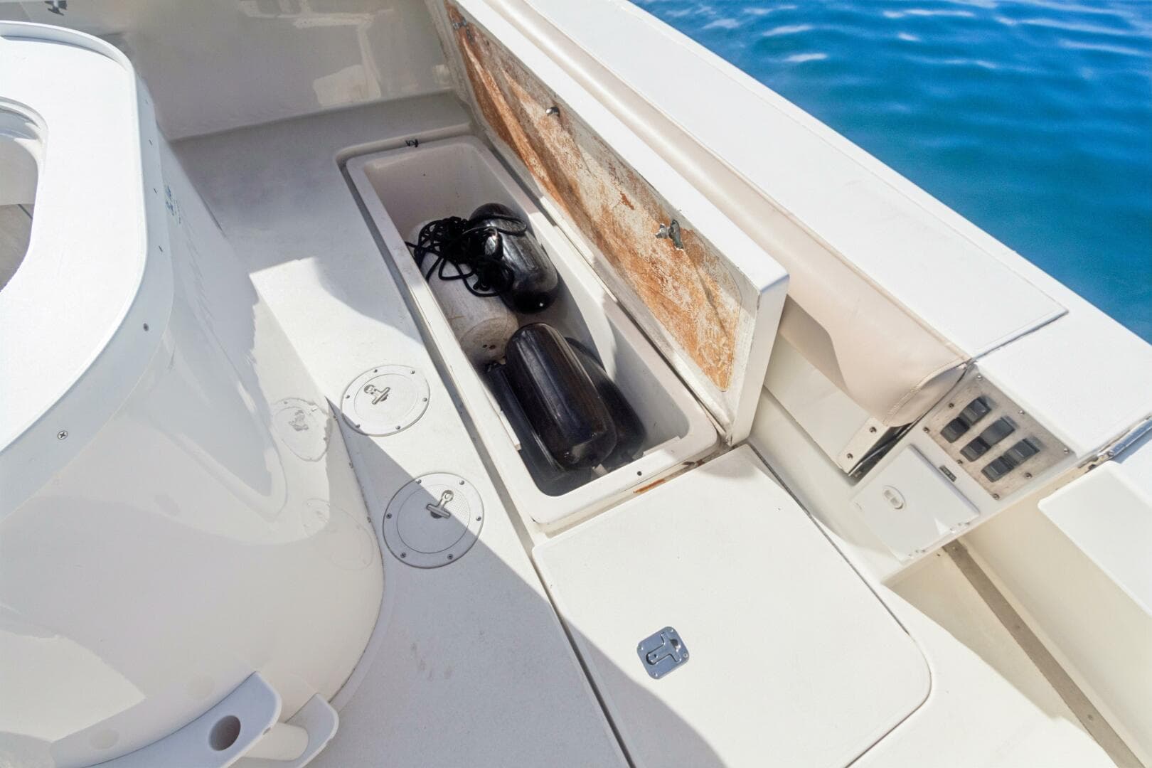 2000 Sea Ray 370 Express Cruiser