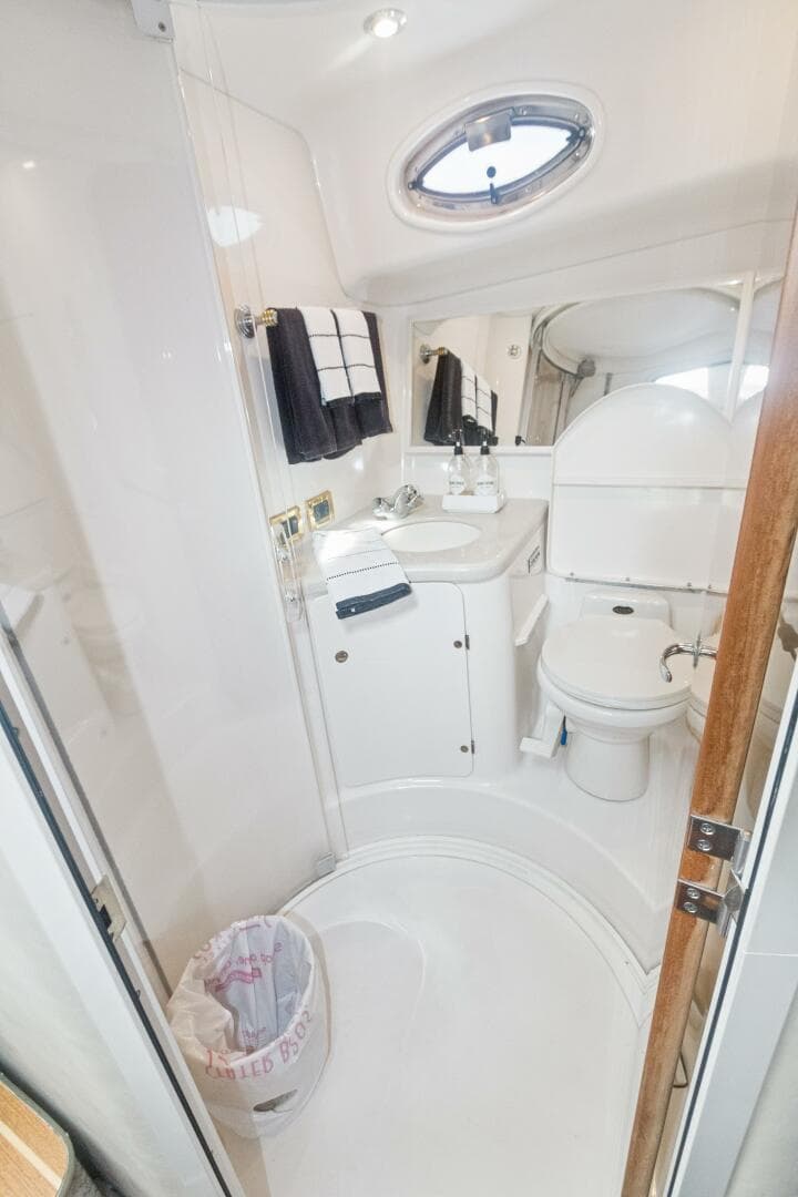 2000 Sea Ray 370 Express Cruiser