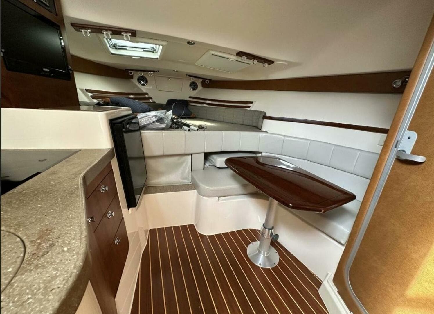 2014 Grady-White Express 330