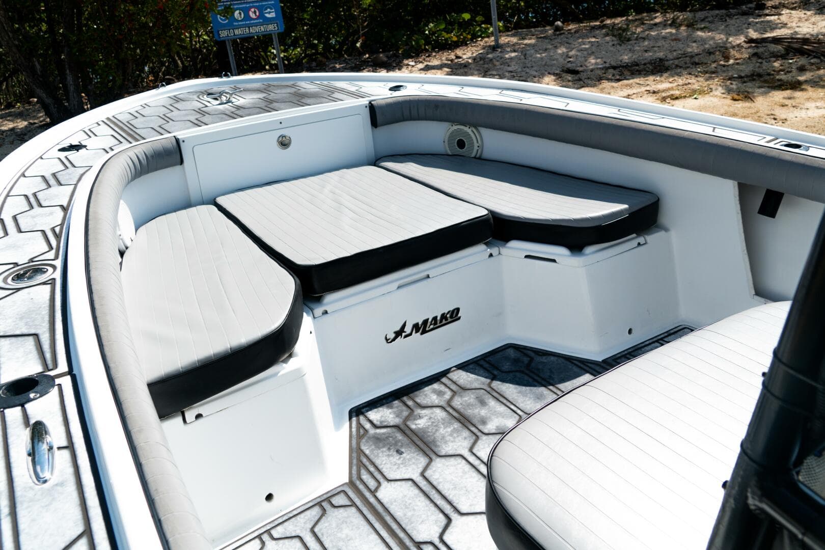 1980 Mako 214 Walkaround